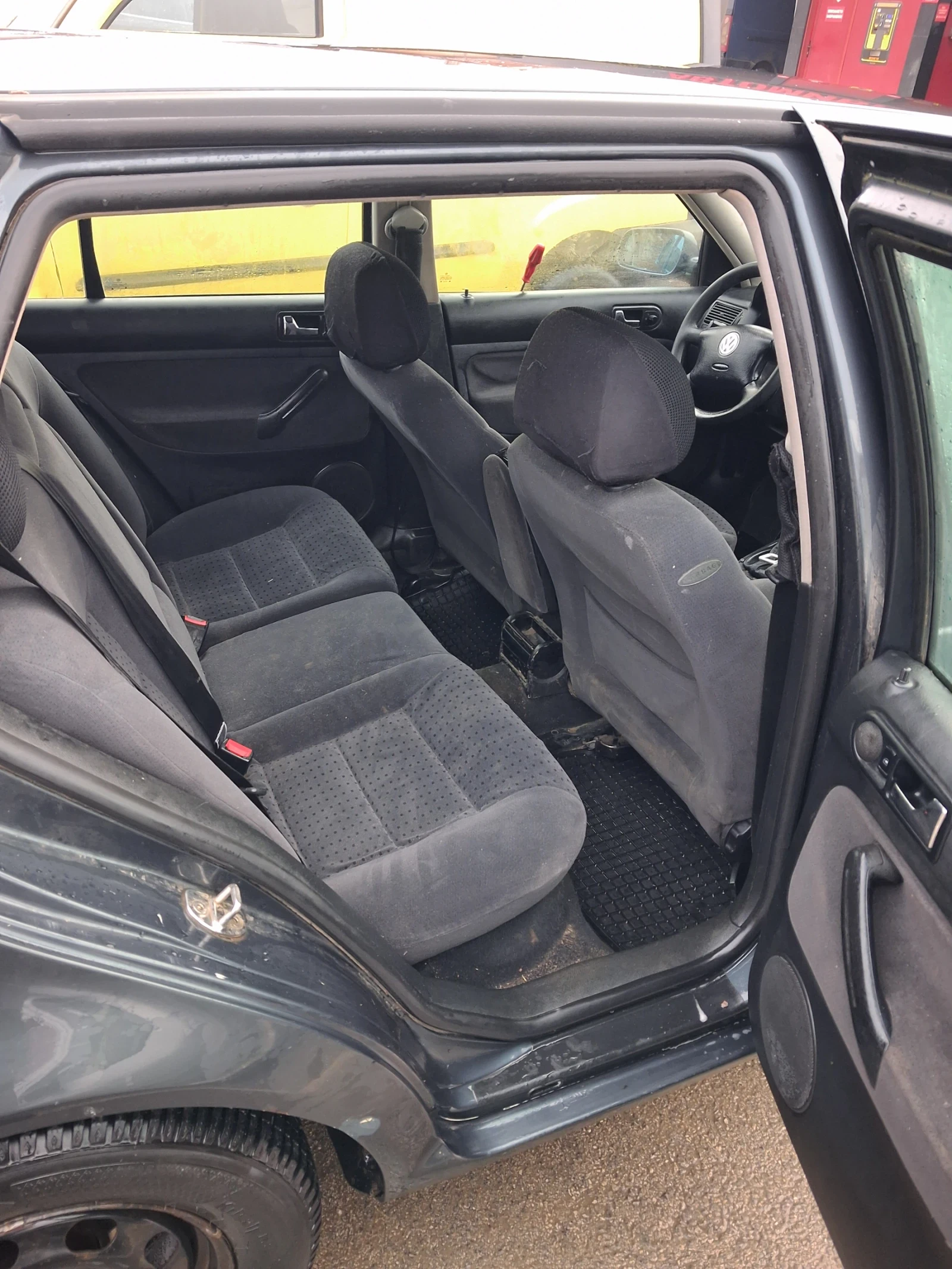 VW Golf, снимка 4 - Автомобили и джипове - 54655693