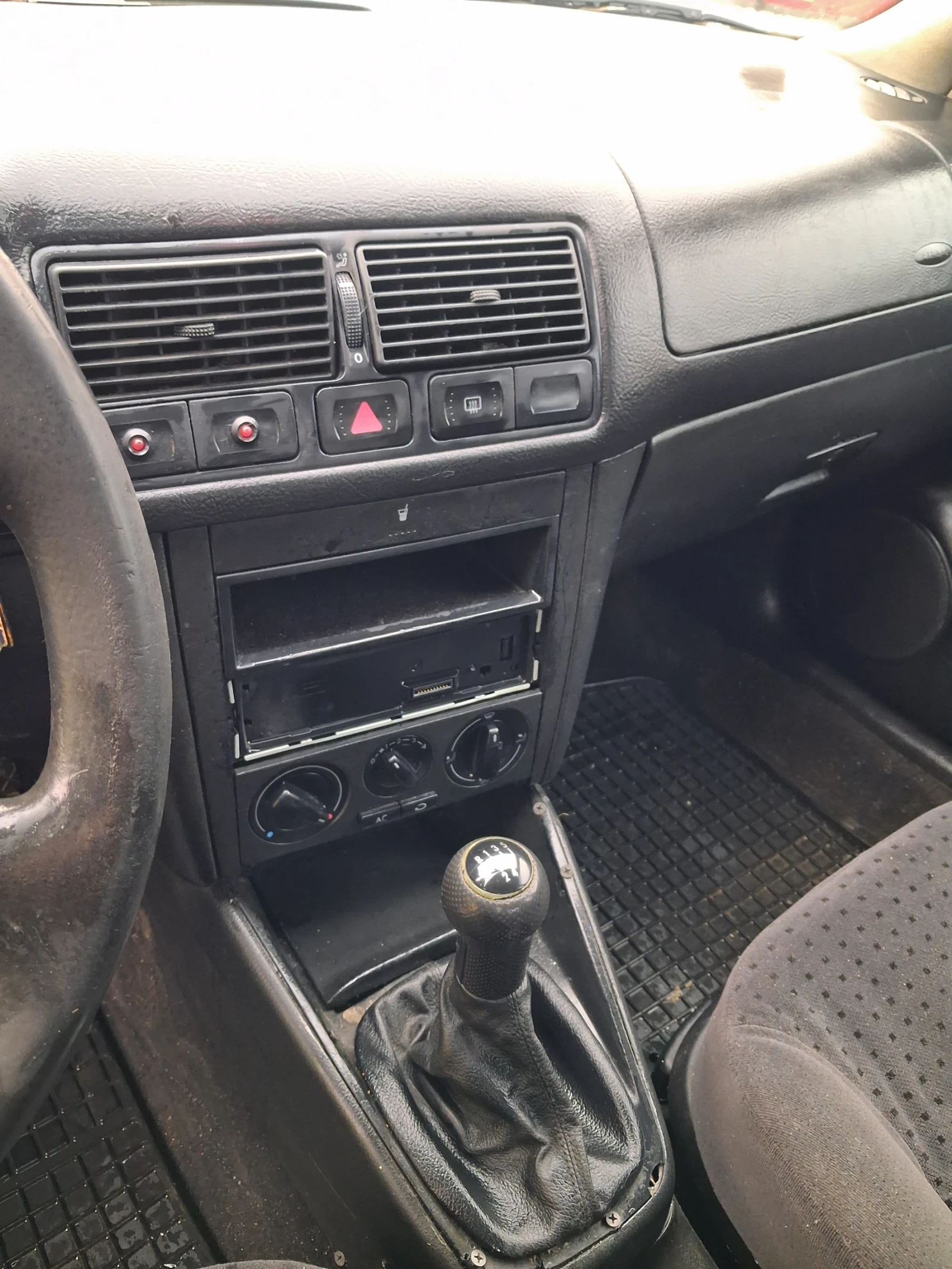 VW Golf, снимка 5 - Автомобили и джипове - 54655693