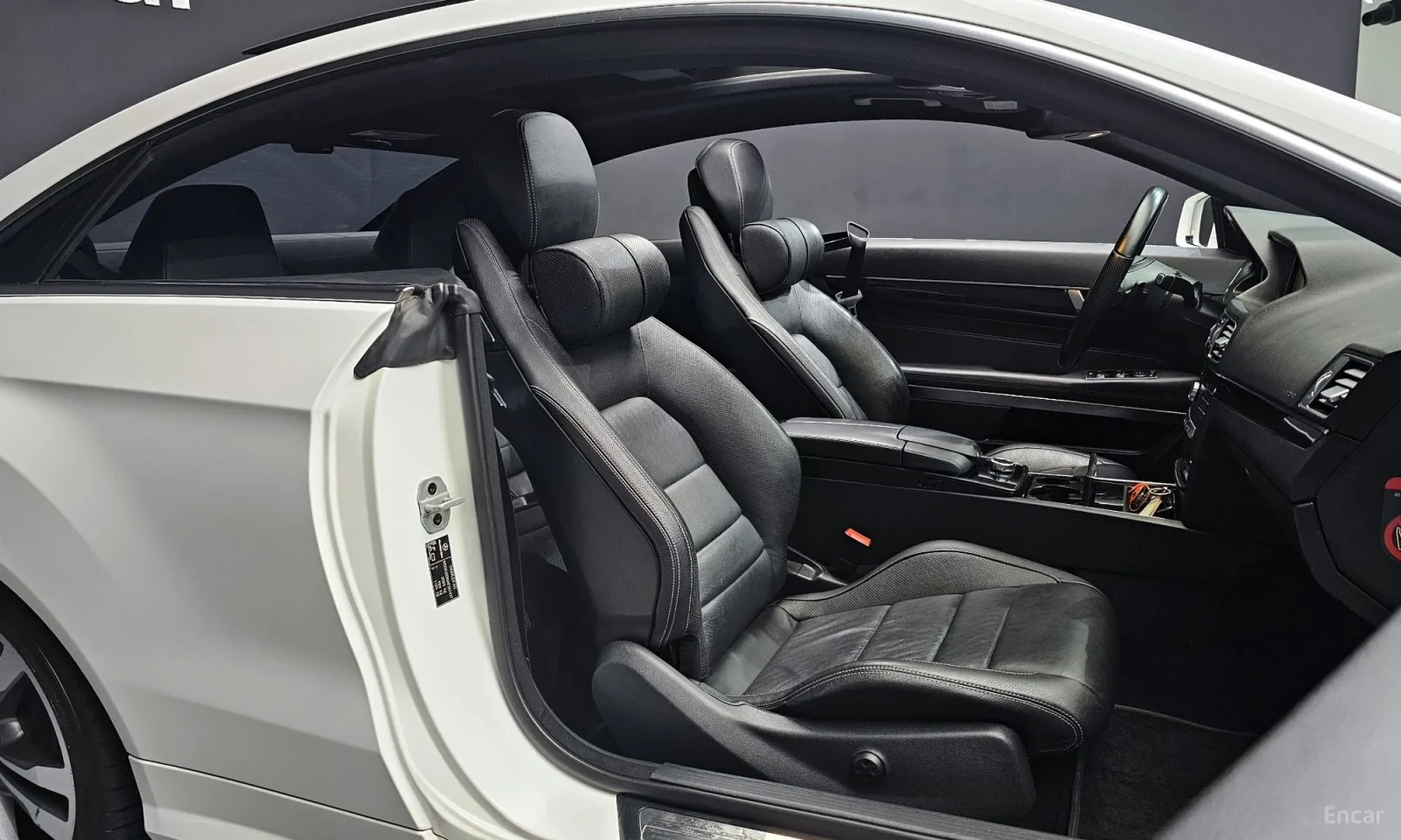 Mercedes-Benz E 200, снимка 12 - Автомобили и джипове - 55406735
