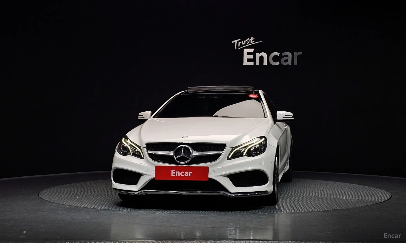 Mercedes-Benz E 200, снимка 3 - Автомобили и джипове - 55406735