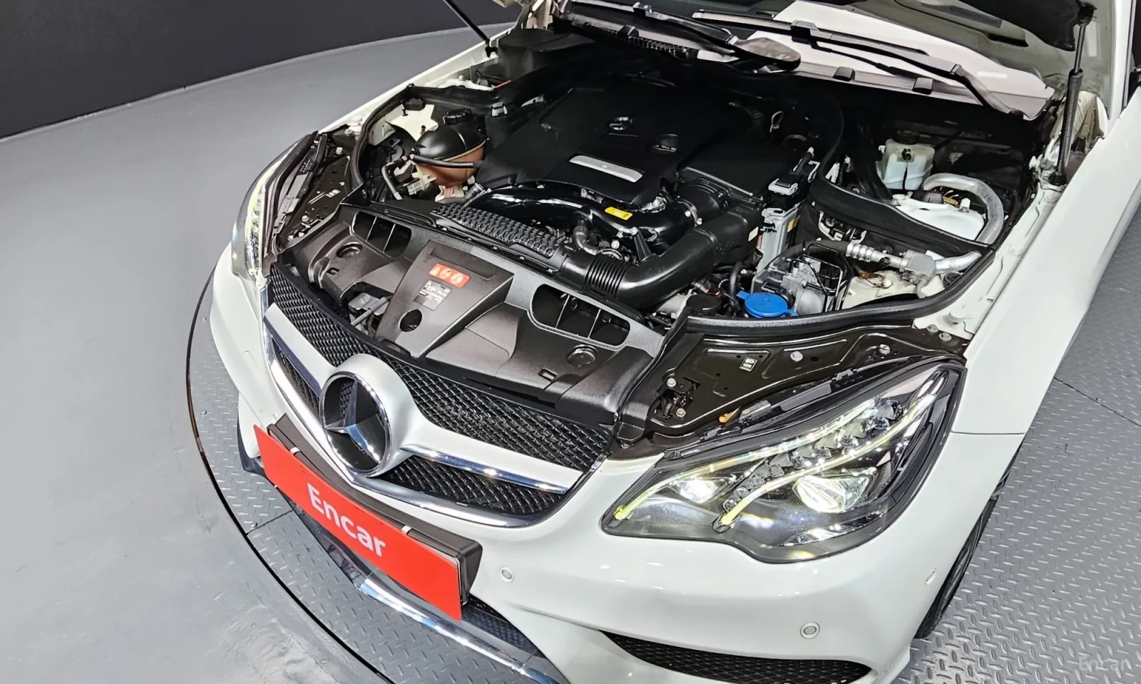 Mercedes-Benz E 200, снимка 6 - Автомобили и джипове - 55406735