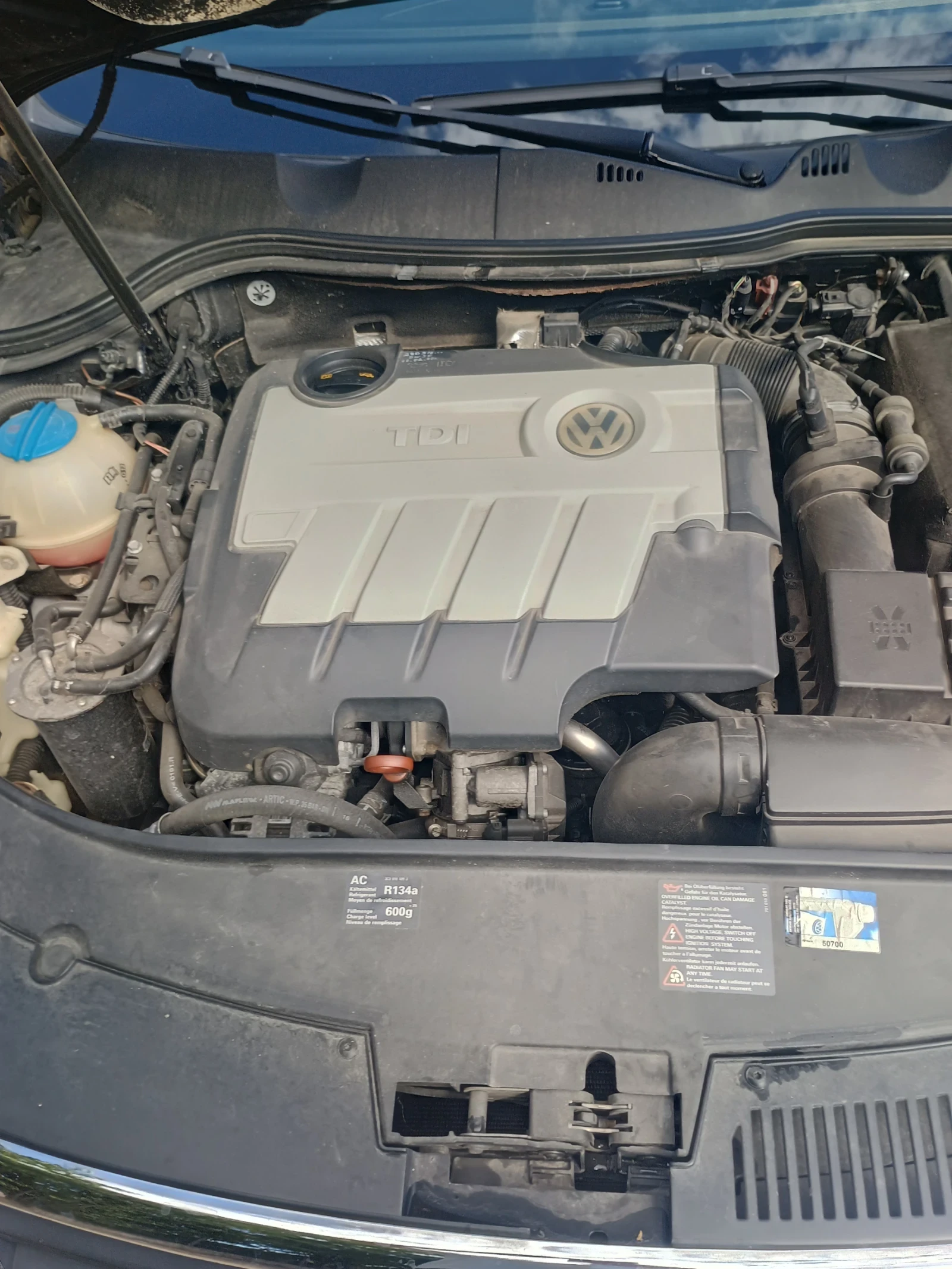 VW Passat Комби, снимка 7 - Автомобили и джипове - 56126727