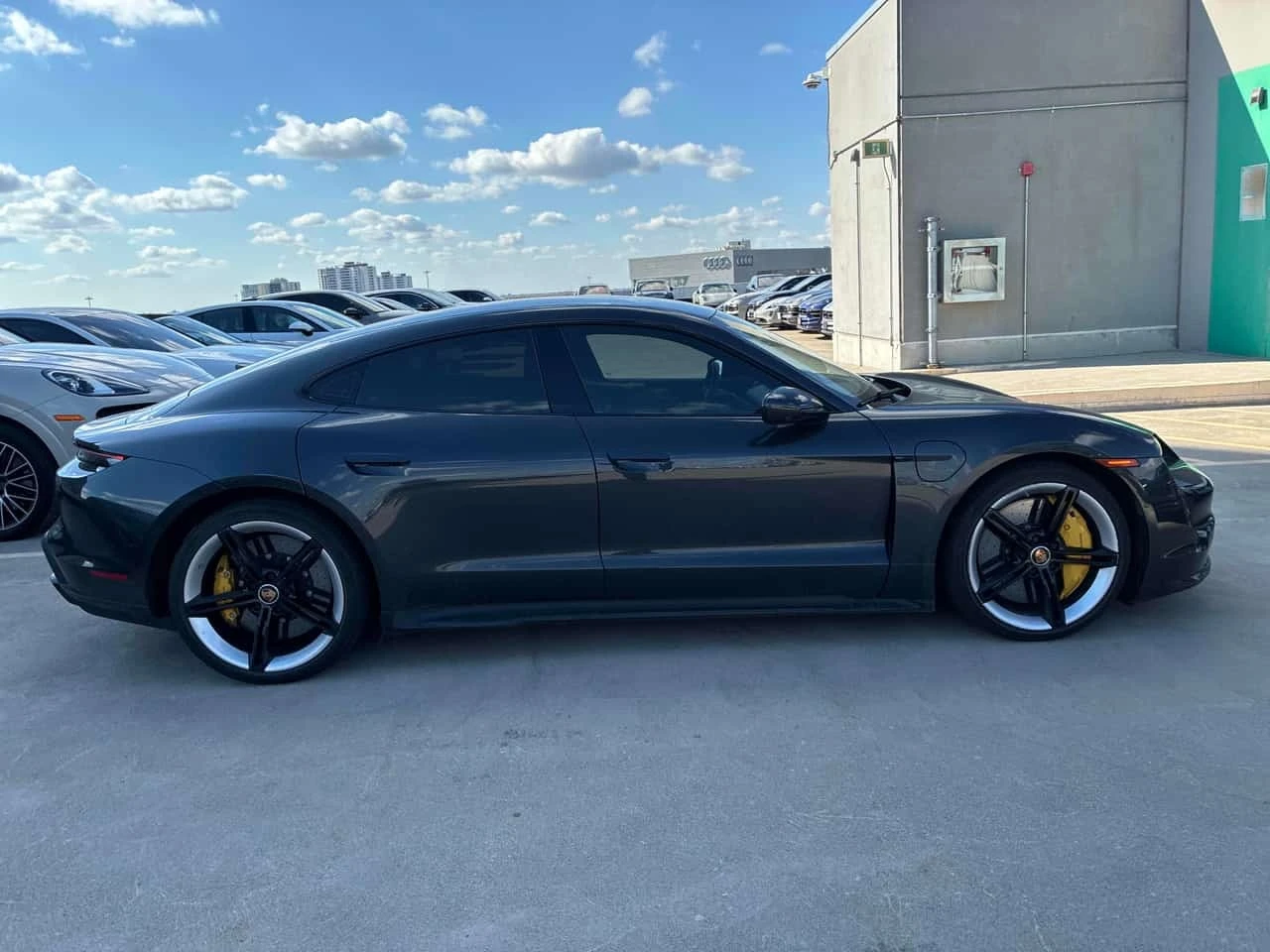 Porsche Taycan Turbo S Sedan / 360 / Distronic / Bose / Carfax   | Mobile.bg � ����������� 3