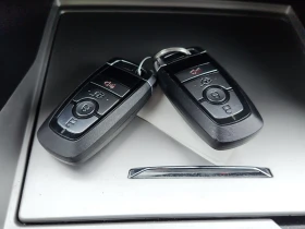 Ford Explorer XLT 4WD * CARFAX* , снимка 9