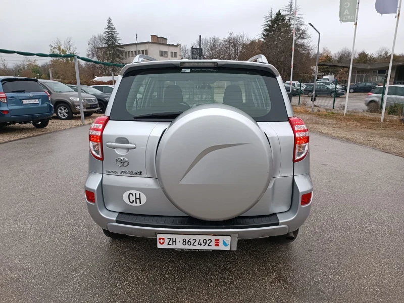 Toyota Rav4 2.0i-158кс-ШВЕЙЦАРИЯ-РЪЧКА-4Х4-6ск-FACELIFT, снимка 4 - Автомобили и джипове - 47959917