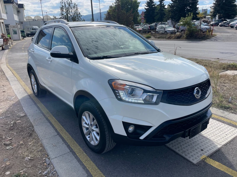 SsangYong Korando 2.0I-4Х4-LED-NAVI-BI-FUEL-ФАБРИЧЕН ГАЗОВ ИНЖЕКЦИОН, снимка 3 - Автомобили и джипове - 51982624