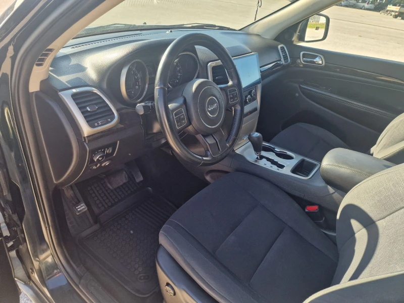 Jeep Grand cherokee Laredo, снимка 9 - Автомобили и джипове - 52668301