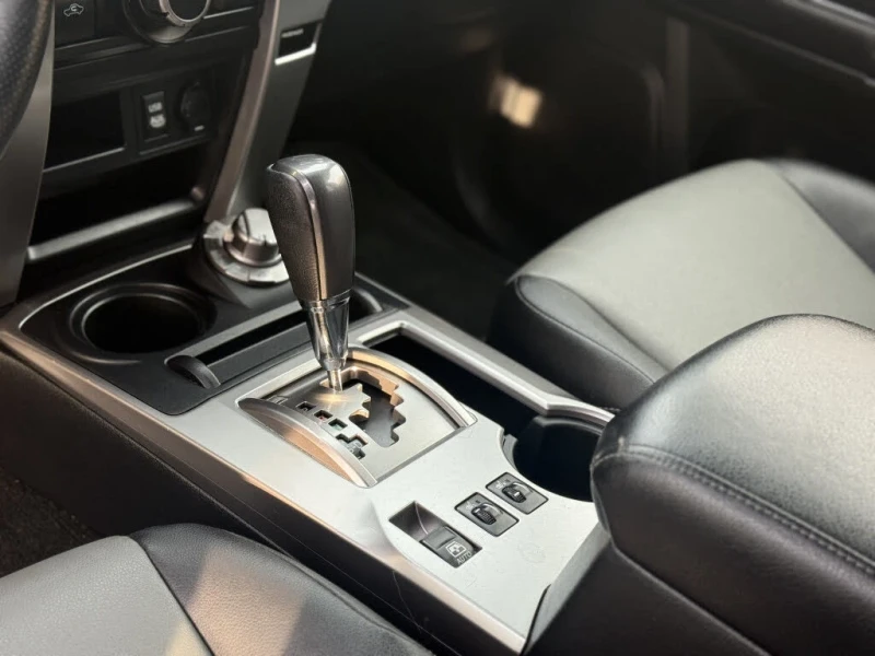 Toyota 4runner SR5 / КРАЙНА ЦЕНА, снимка 9 - Автомобили и джипове - 52640036