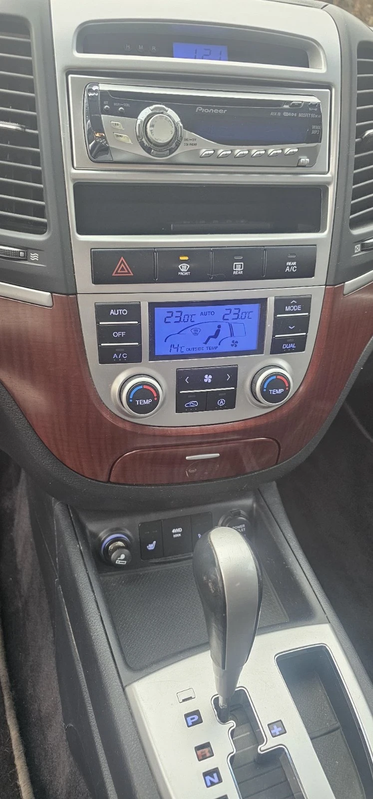 Hyundai Santa fe 2.7 4х4 7 местен Бенин Автомат , снимка 13 - Автомобили и джипове - 52354467