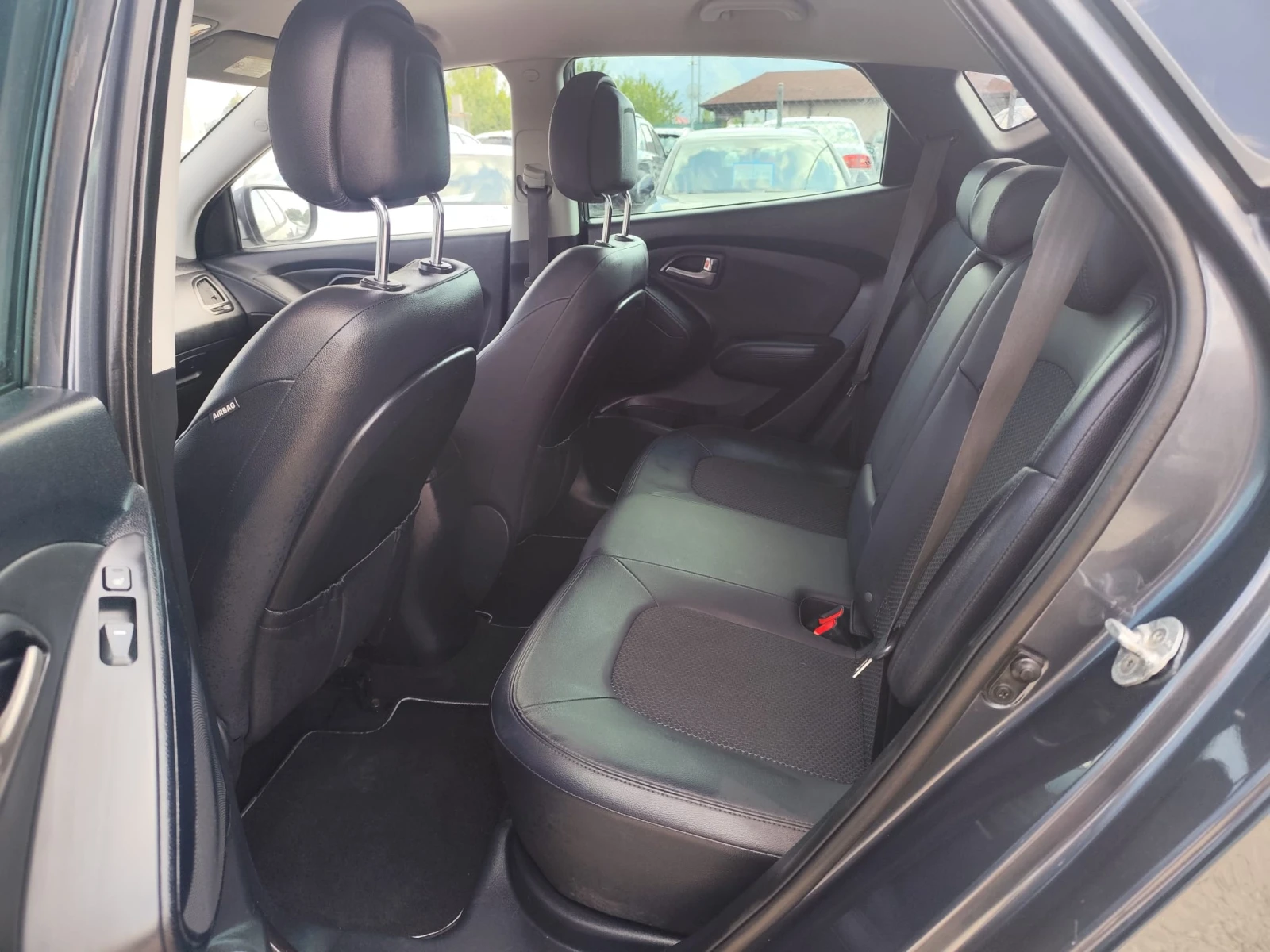 Hyundai IX35 2.0  44 | Mobile.bg   13
