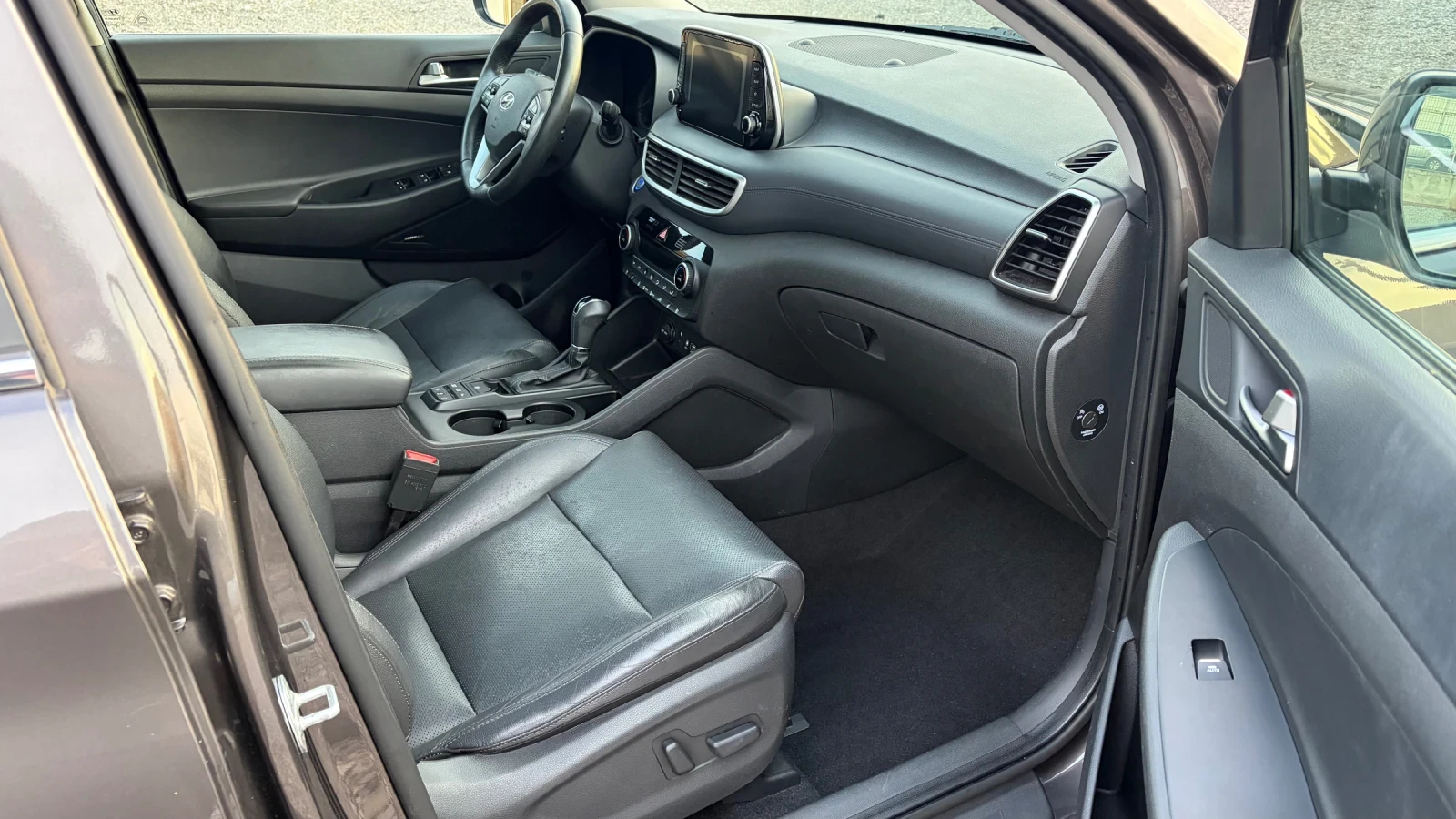 Hyundai Tucson 1.6i* 177hp* FULL LED* 360camera*  - изображение 10