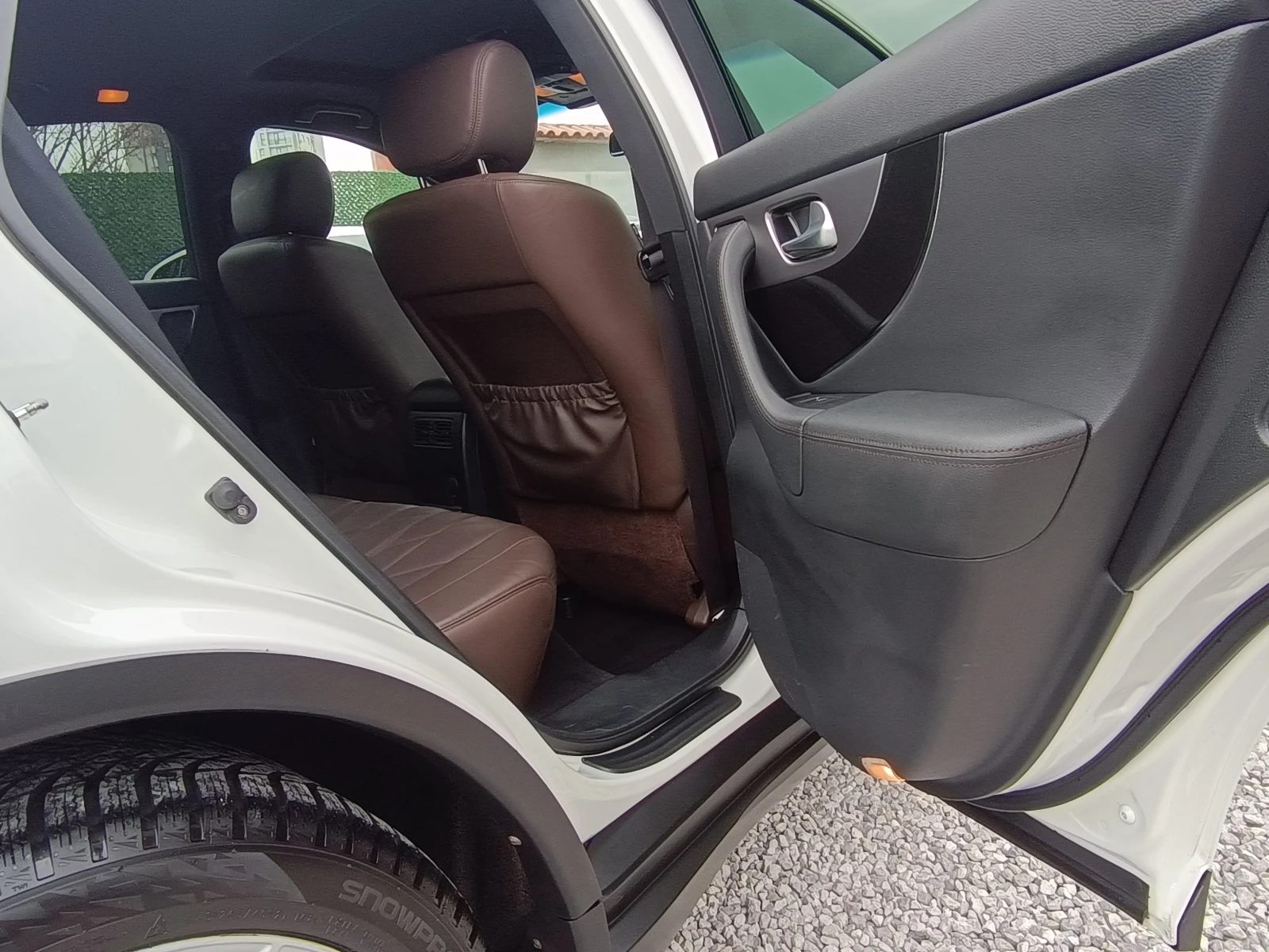 Infiniti Fx 37 -S! 203ХИЛ.КМ !Нов внос ШВЕЙЦАРИЯ!!!!Като НОВА !!!, снимка 10 - Автомобили и джипове - 54043761