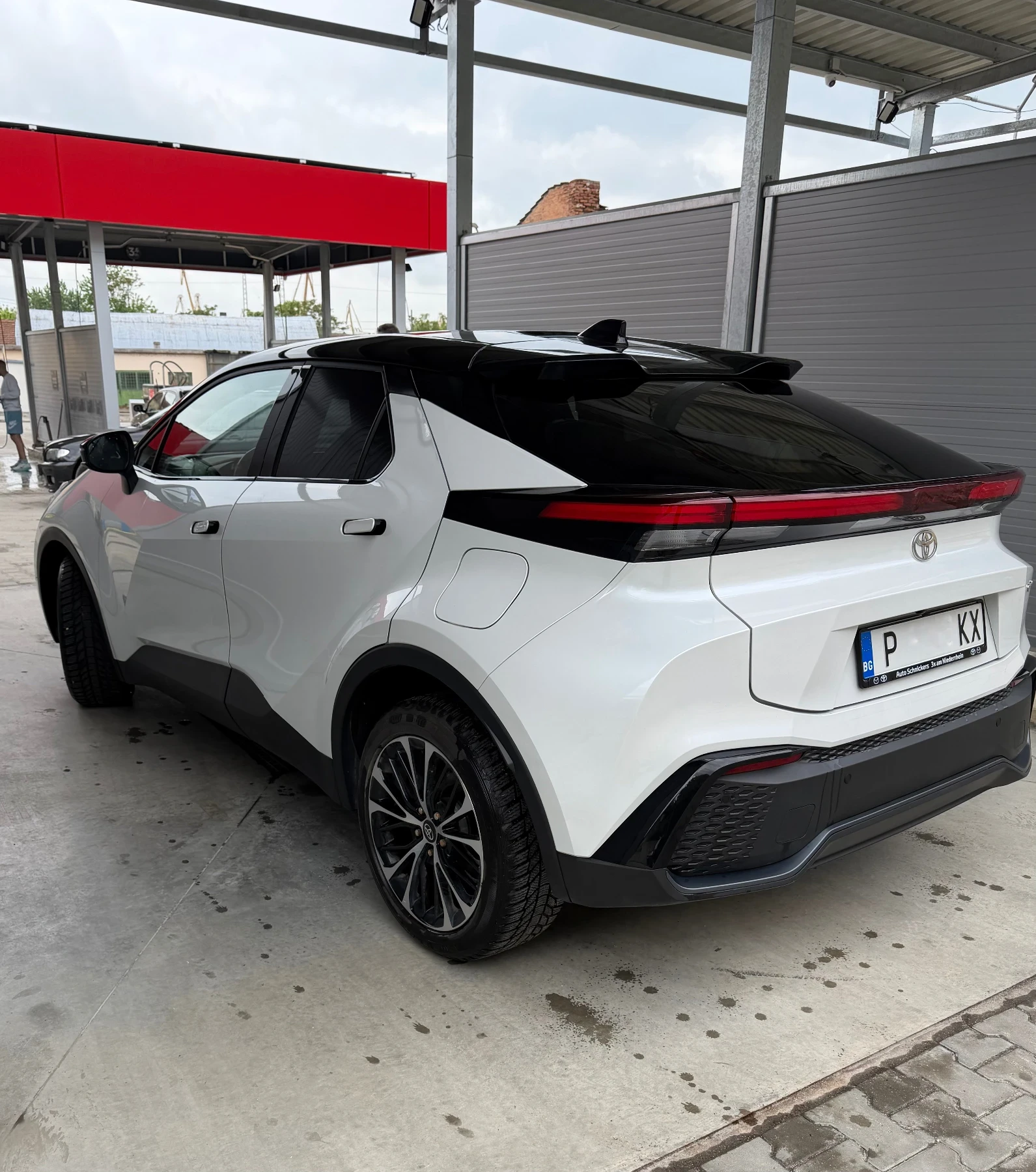 Toyota C-HR /2.0/HEV/, снимка 4 - Автомобили и джипове - 54663514