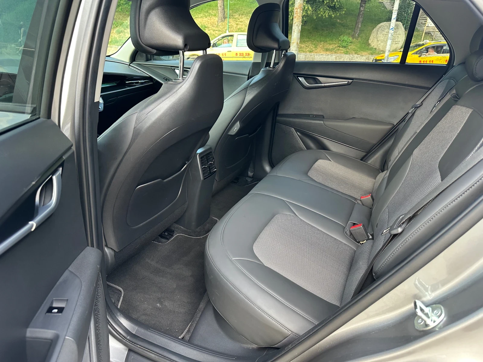 Kia Niro 64KW 100%SOH, снимка 11 - Автомобили и джипове - 54671022