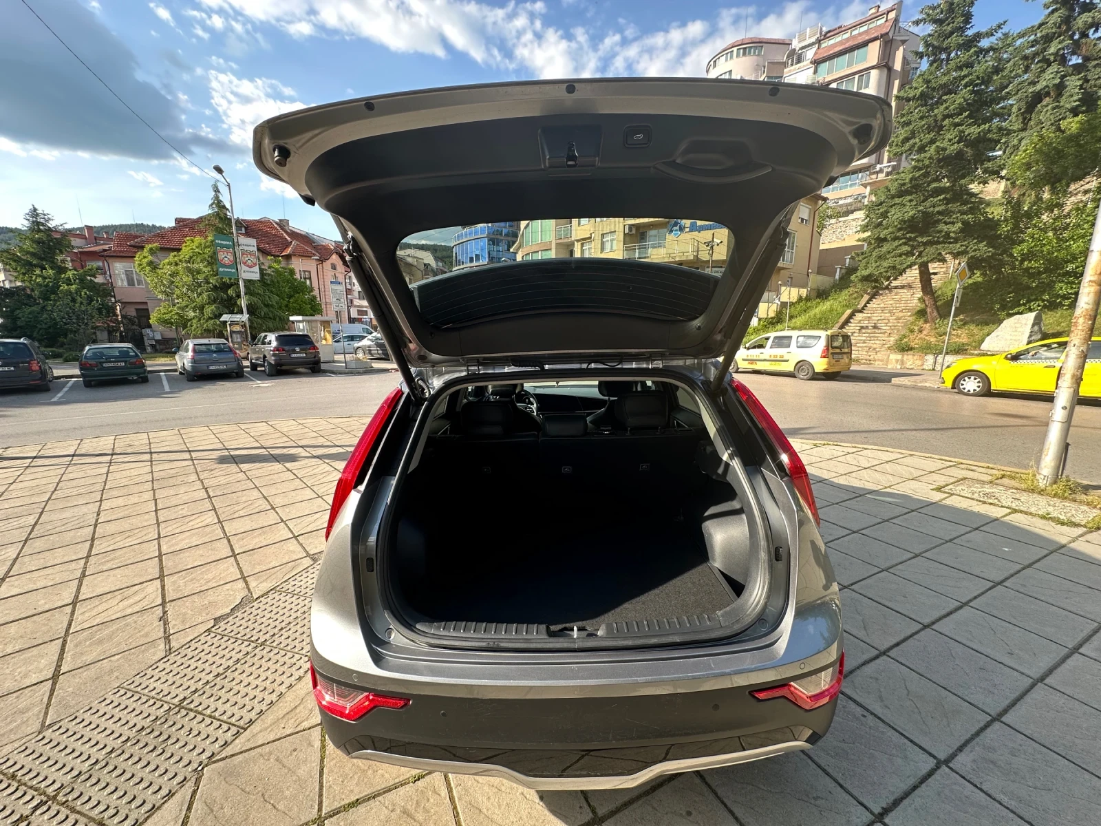 Kia Niro 64KW 100%SOH, снимка 7 - Автомобили и джипове - 54671022