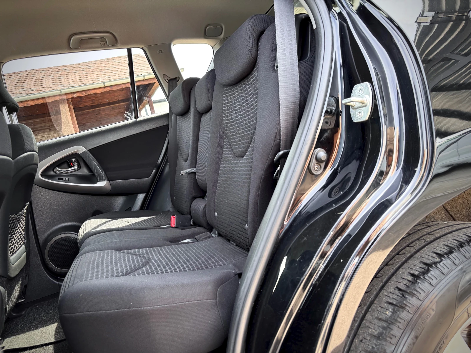 Toyota Rav4, снимка 15 - Автомобили и джипове - 54735289