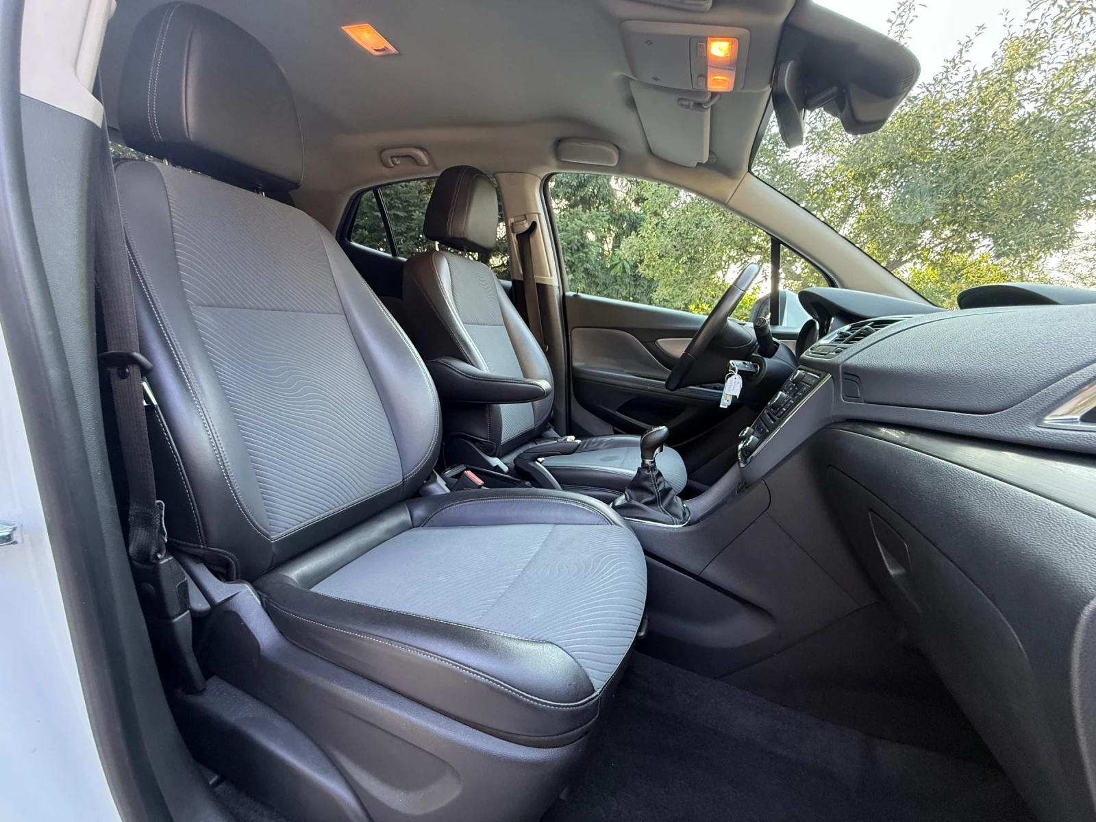 Opel Mokka 1.6i* Cosmo* 90 000км.* бяла перла* , снимка 13 - Автомобили и джипове - 55002026