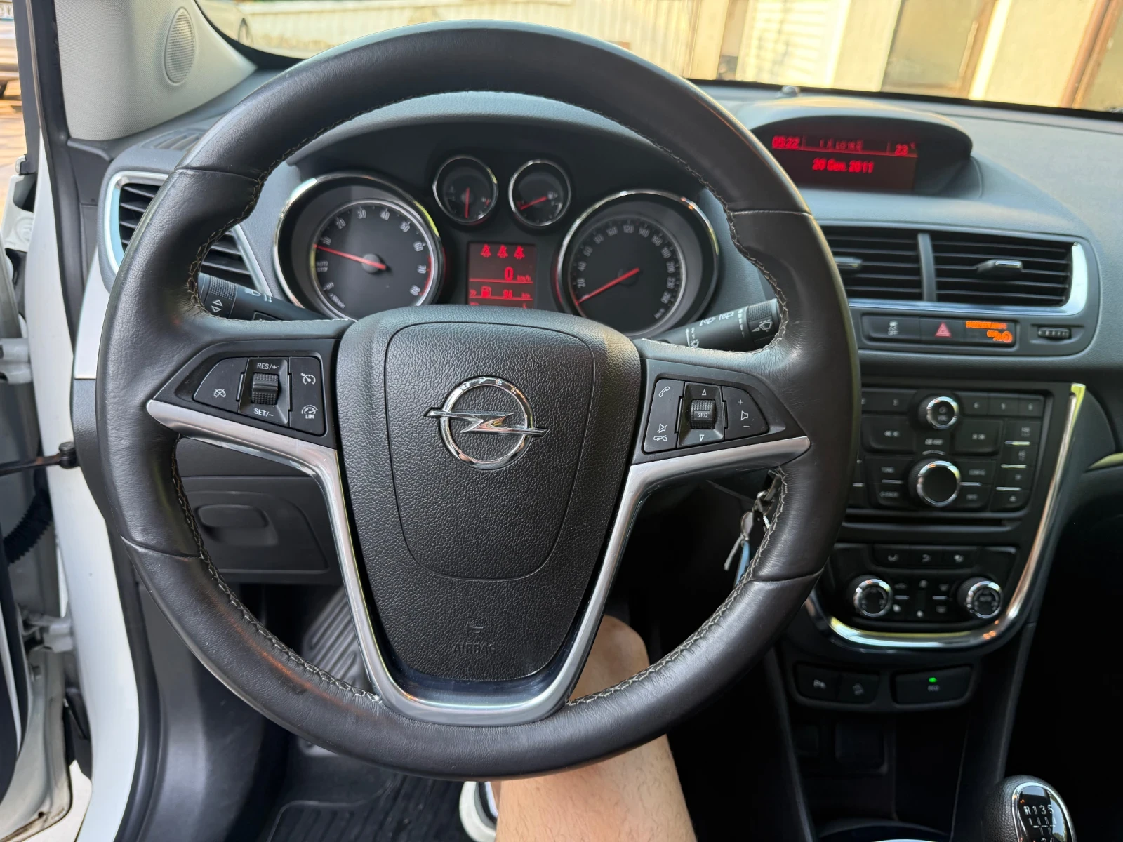 Opel Mokka 1.6i* Cosmo* 90 000км.* бяла перла* , снимка 7 - Автомобили и джипове - 55002026
