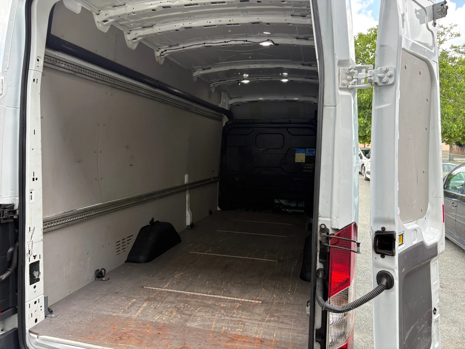 Ford Transit 2.0 EcoBlue 131k.c. Euro 6, снимка 13 - Бусове и автобуси - 54820051