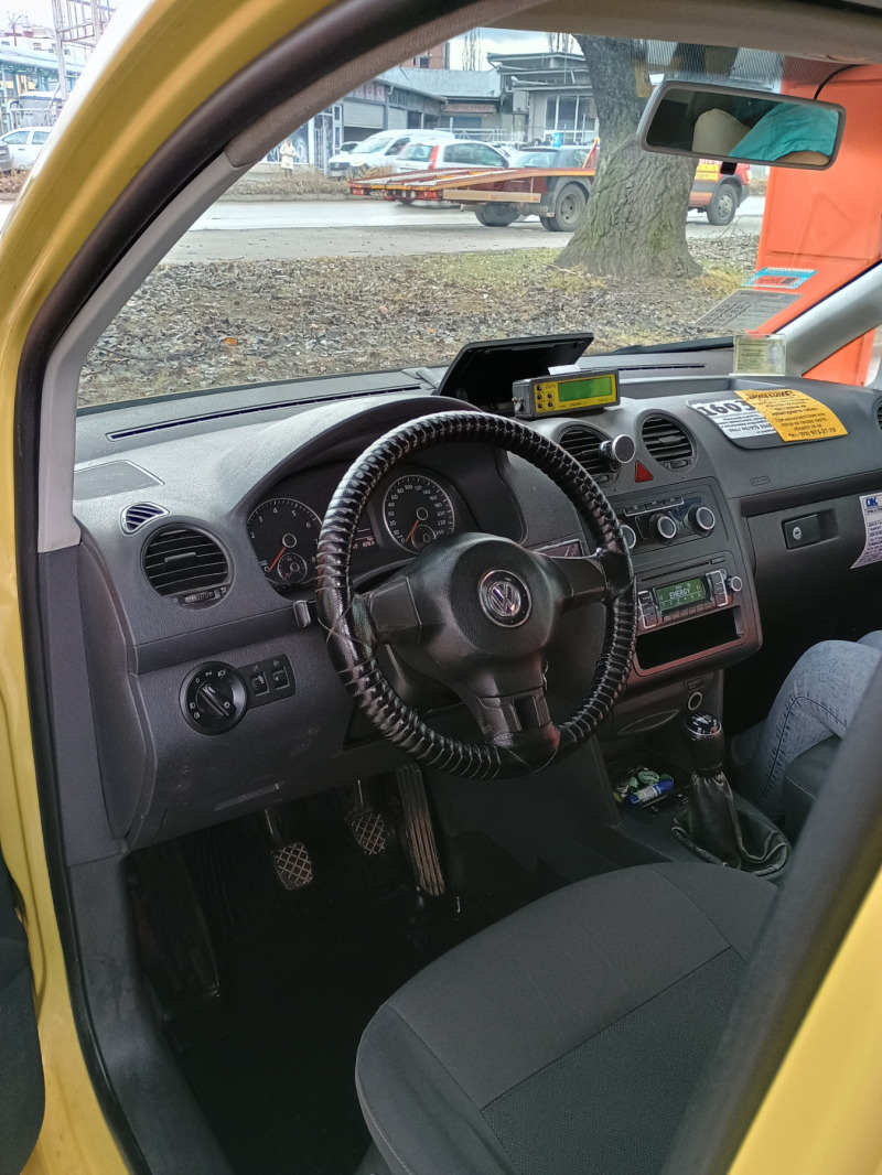 VW Caddy, снимка 1 - Автомобили и джипове - 46343792