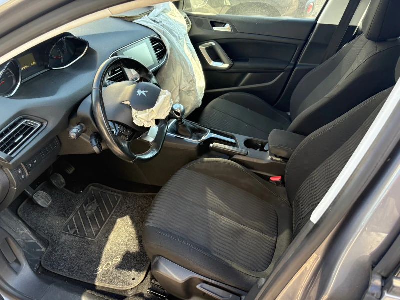 Peugeot 308 1.6HDI, снимка 11 - Автомобили и джипове - 47702710