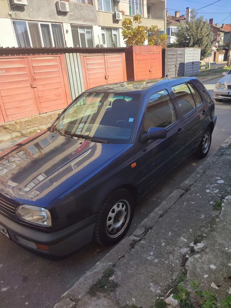 VW Golf 1.6БИНЗИН, снимка 4 - Автомобили и джипове - 47939786