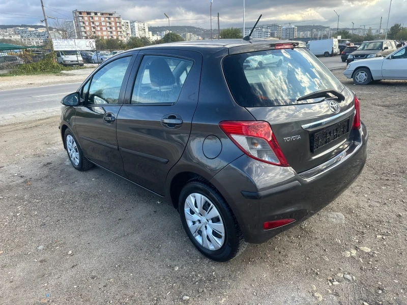 Toyota Yaris 1.4 D4D Navi, снимка 4 - Автомобили и джипове - 51854145