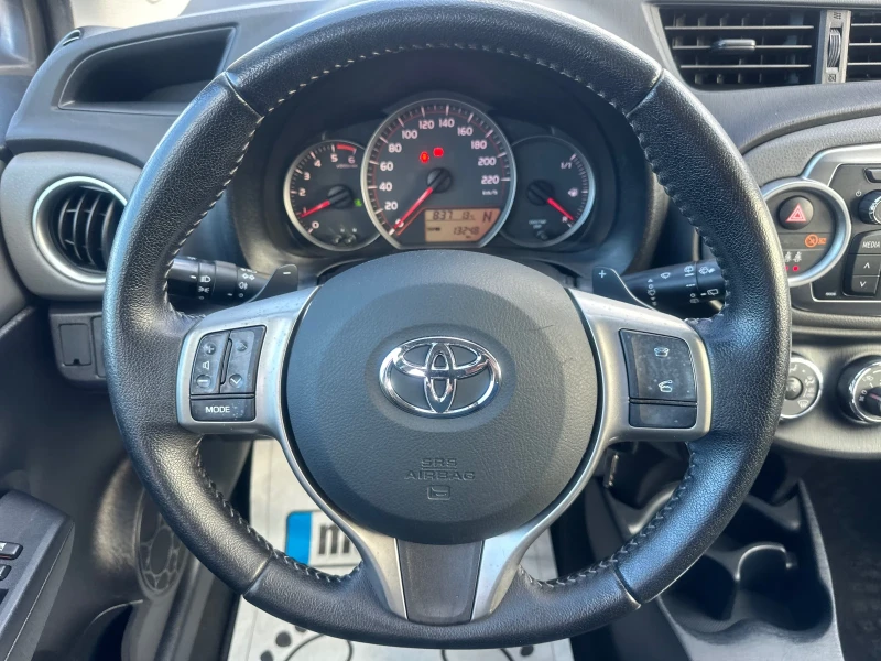 Toyota Yaris 1.4 D4D Navi, снимка 11 - Автомобили и джипове - 51854145
