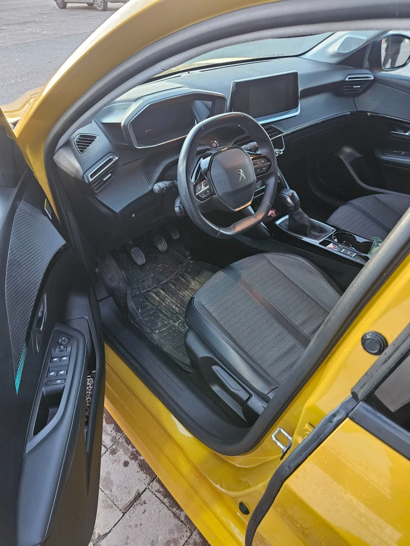 Peugeot 208, снимка 5 - Автомобили и джипове - 52529735
