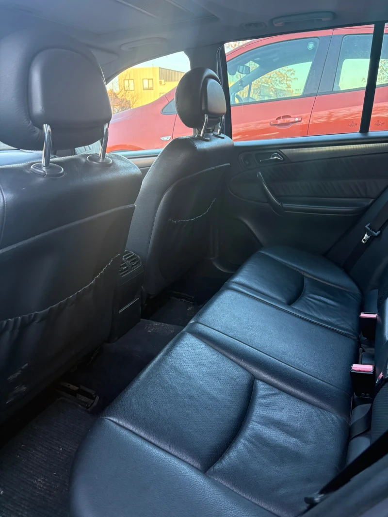 Mercedes-Benz C 240, снимка 4 - Автомобили и джипове - 53113818