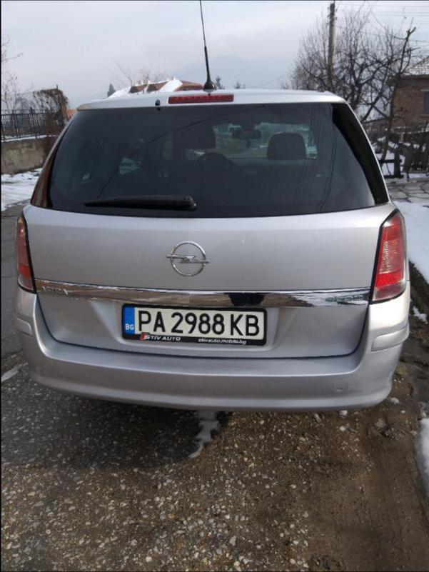 Opel Astra, снимка 1 - Автомобили и джипове - 43706656