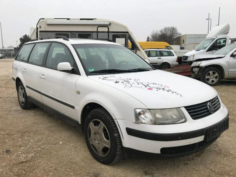 VW Passat 1.6i,101кс.Avant,AHL, снимка 2 - Автомобили и джипове - 26987192