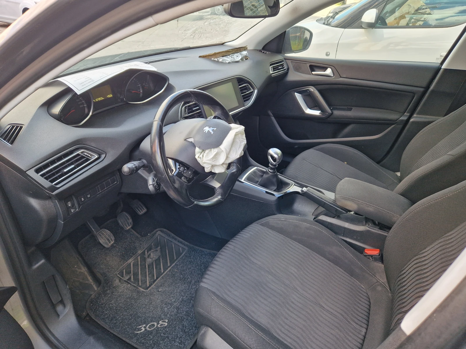 Peugeot 308 1.6HDI/120 хил!!! - изображение 6