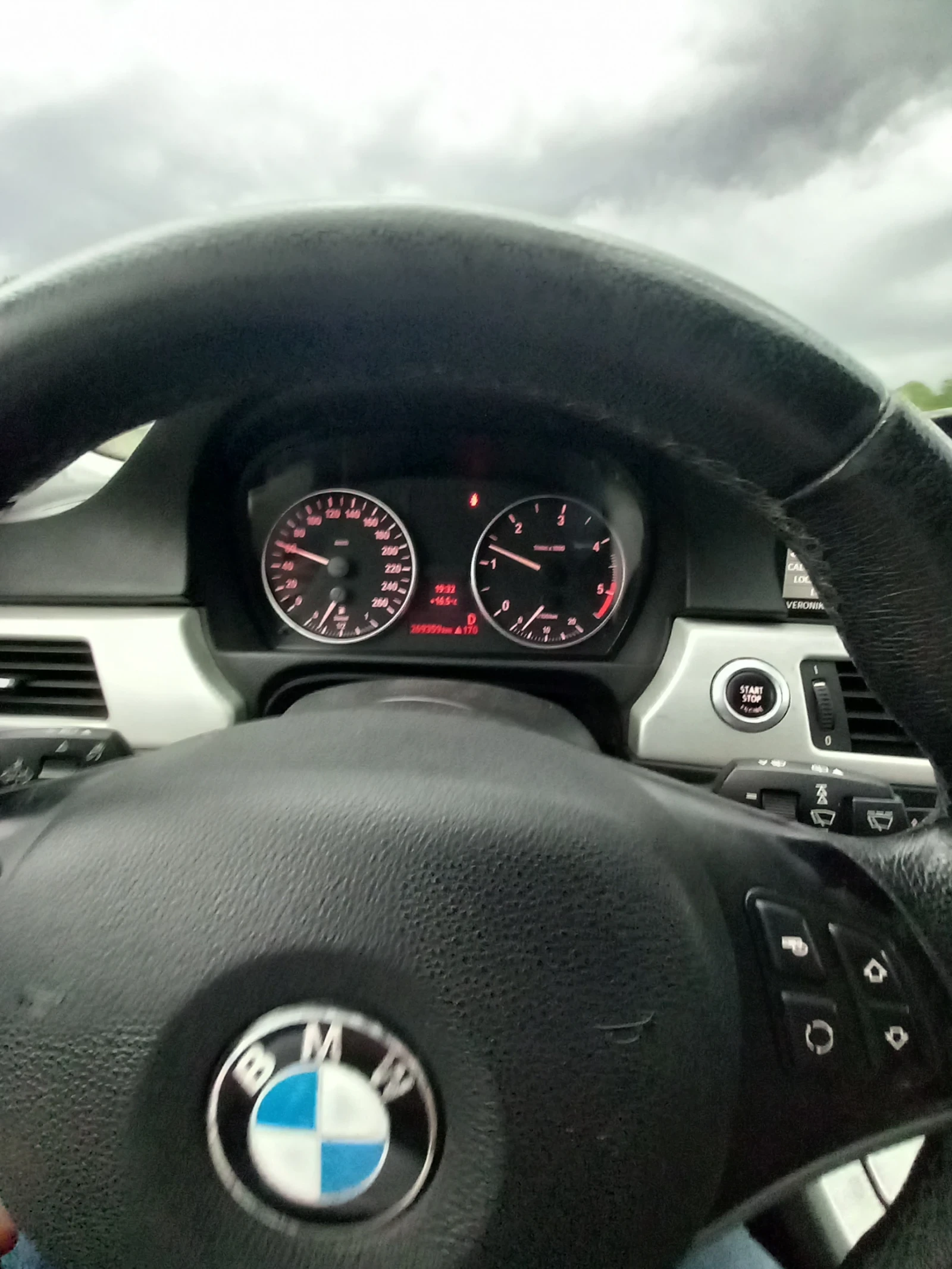 BMW 320  - изображение 9