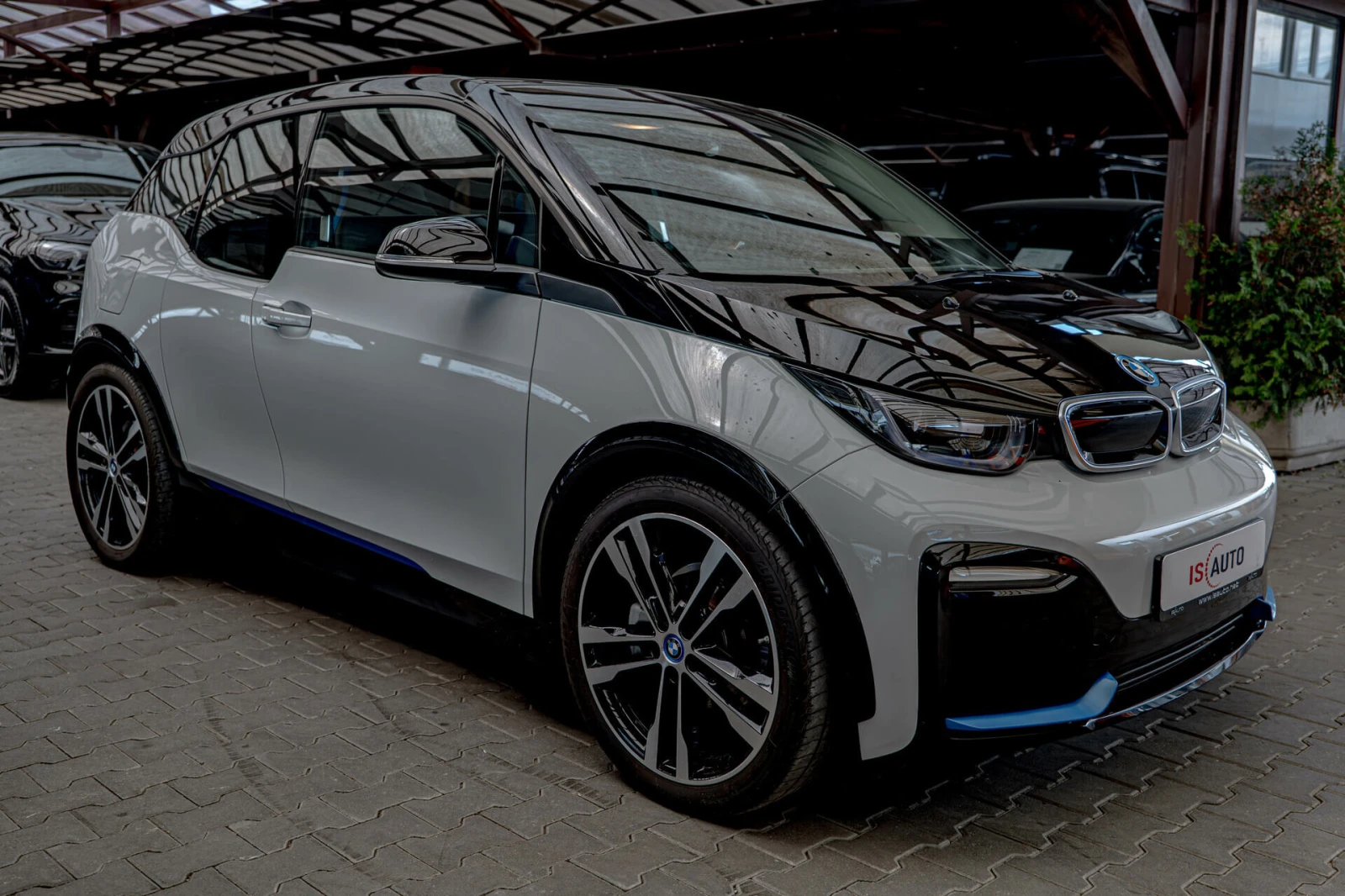 BMW i3 S/120ah/Adaptive LED/PDC - изображение 3