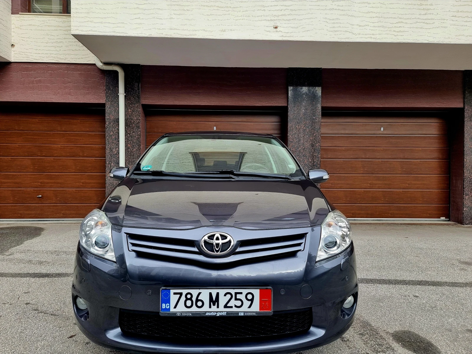Toyota Auris * 1.6* 132PS* Executive*  - изображение 2