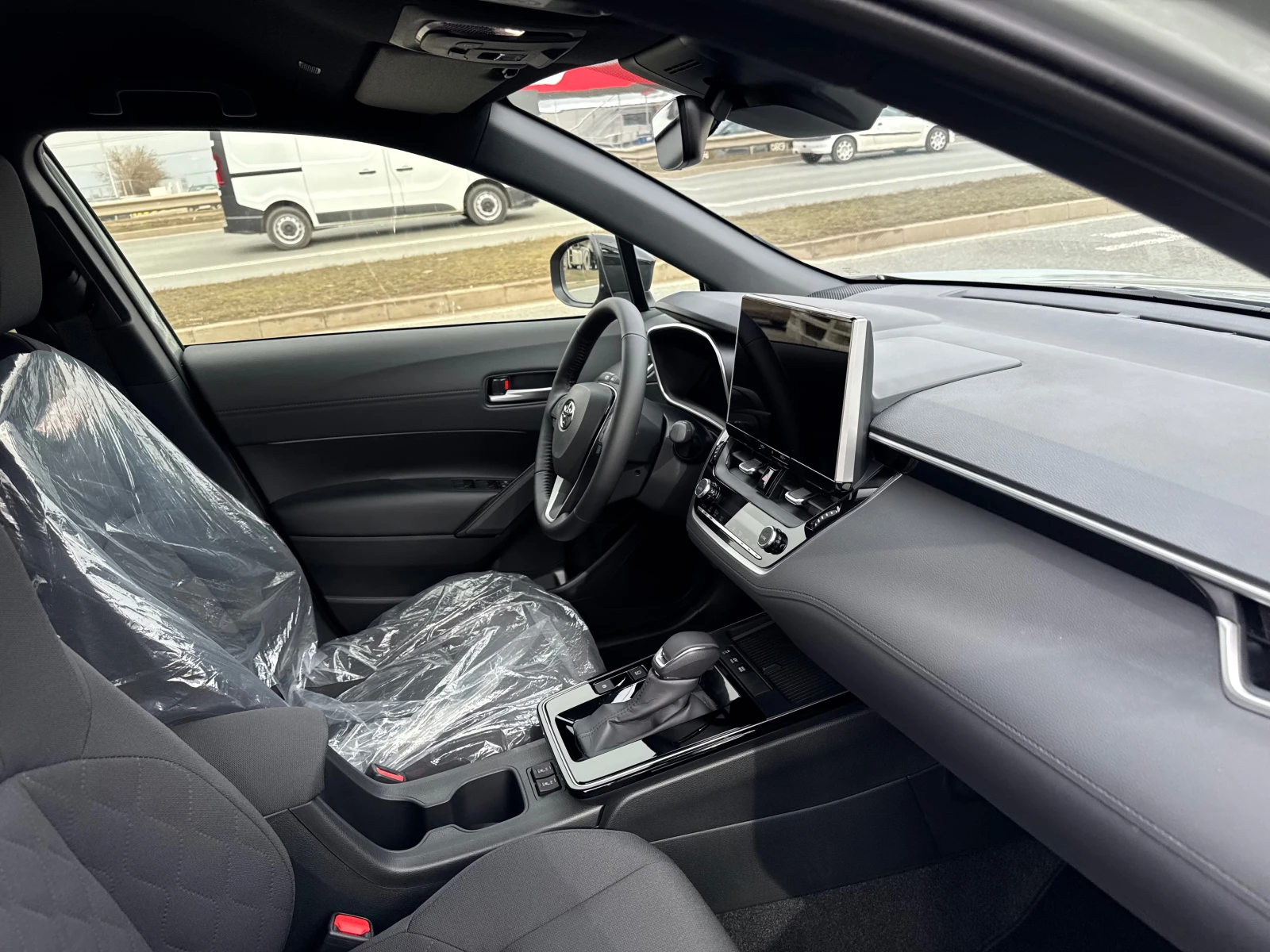 Toyota Corolla Cross   2.0 HEV Executive Plus - изображение 9