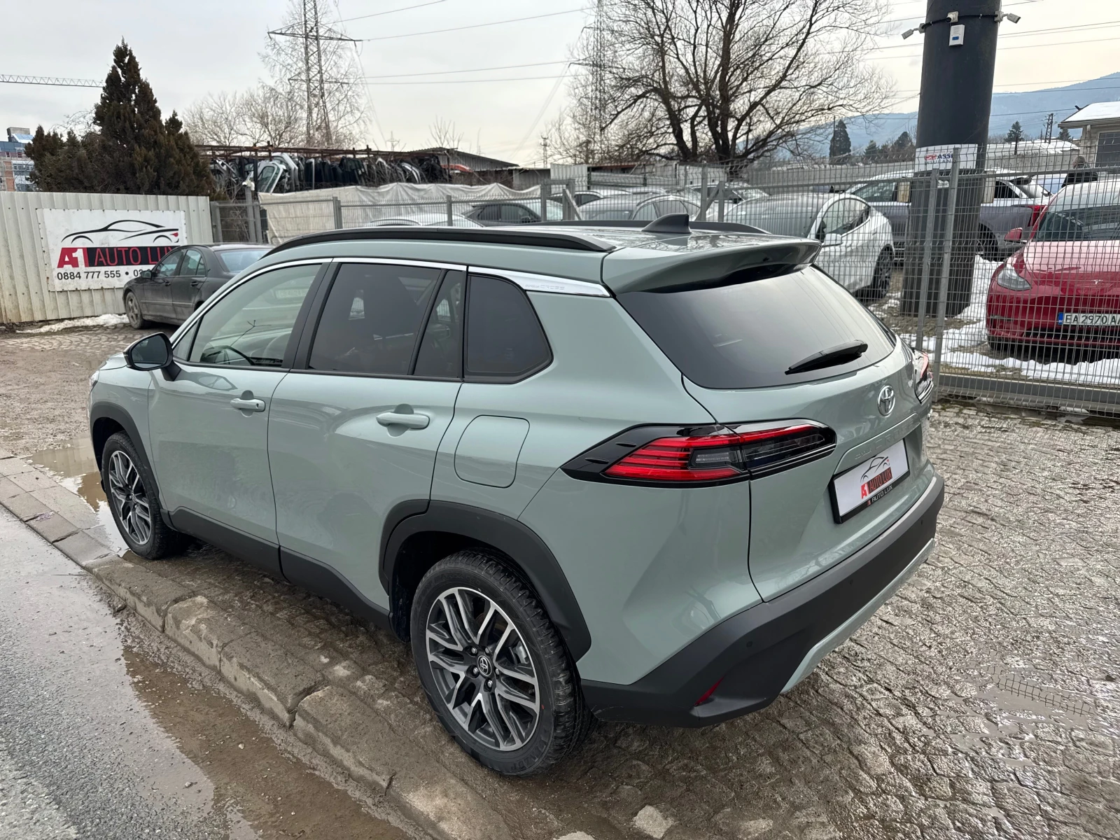 Toyota Corolla Cross   2.0 HEV Executive Plus - изображение 5