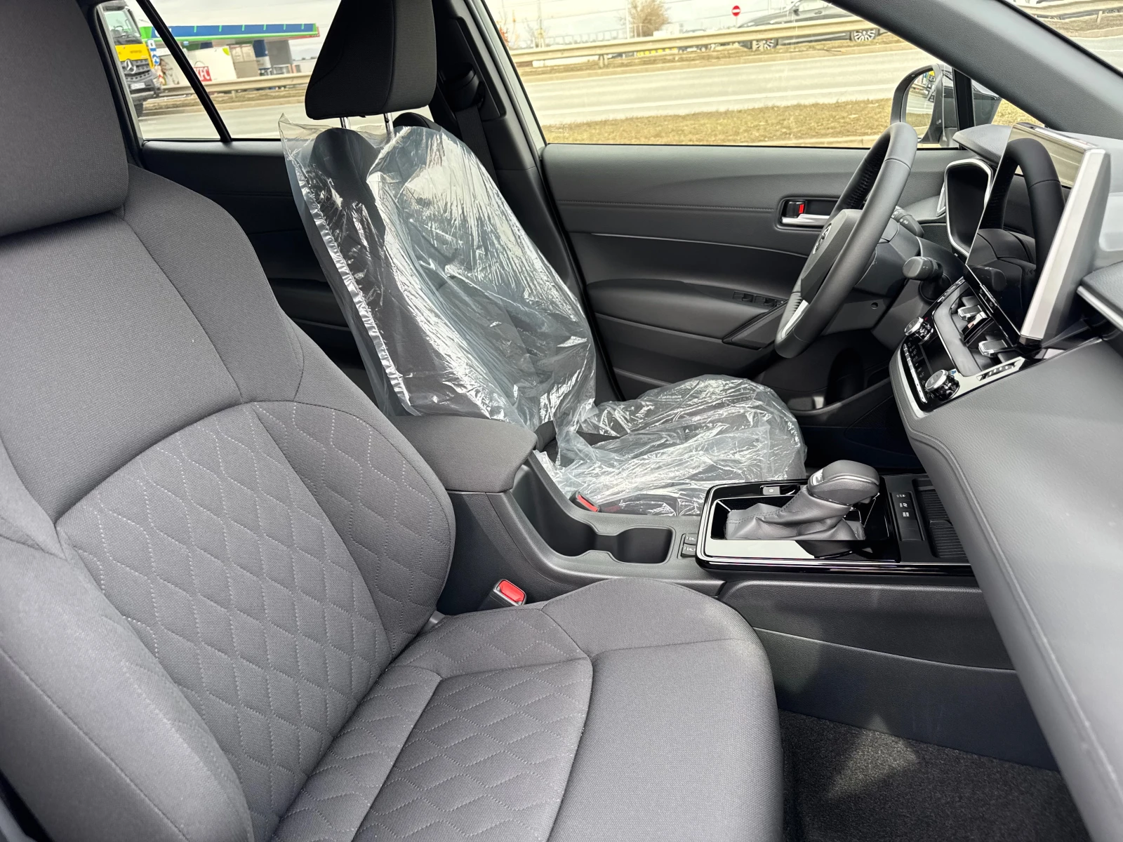 Toyota Corolla Cross   2.0 HEV Executive Plus - изображение 10