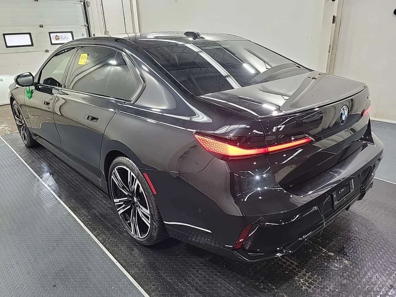 BMW i7 * XDRIVE60 * CARFAX * ���� �� �� | Mobile.bg � ����������� 5