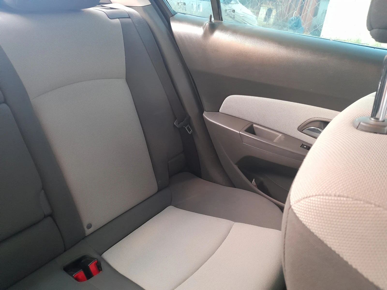 Chevrolet Cruze 1.6 / 113к.с. - изображение 10