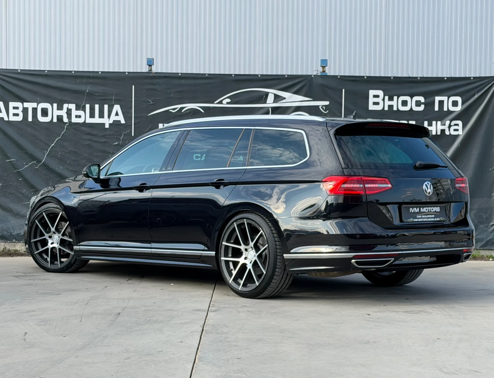 VW Passat 2.0TDI* 190* R-LINE* 4MOTION* PANO* DISTRONIC* , снимка 4 - Автомобили и джипове - 53977257