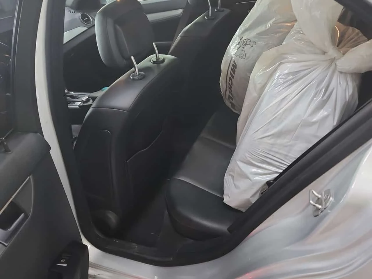 Mercedes-Benz C 300 АМГ ПАКЕТ/CARFAX/ПОДГРЕВ/ПАНОРАМА, снимка 10 - Автомобили и джипове - 53978684