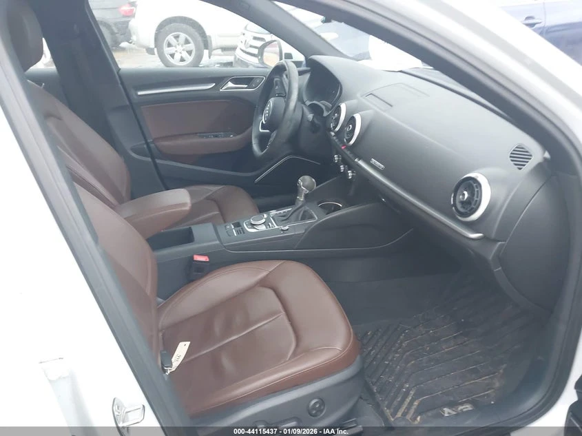 Audi A3 2l Premium Plus 45 Tfsi S Line Quattro S Tronic, снимка 5 - Автомобили и джипове - 54002325