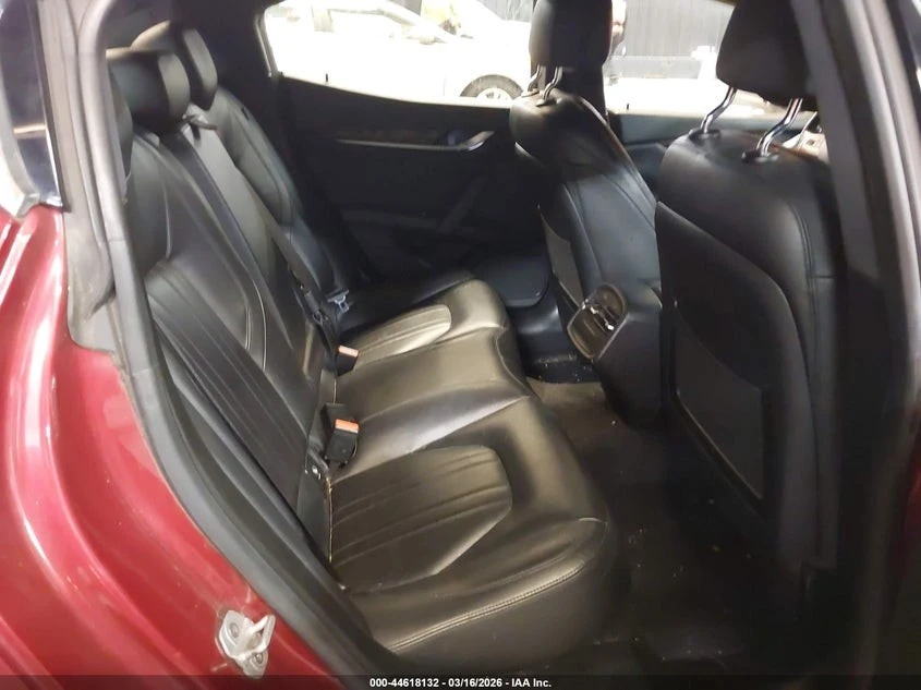 Maserati Ghibli S Q4 С РЕГИСТРАЦИЯ & АВТО КРЕДИТ , снимка 13 - Автомобили и джипове - 54030751