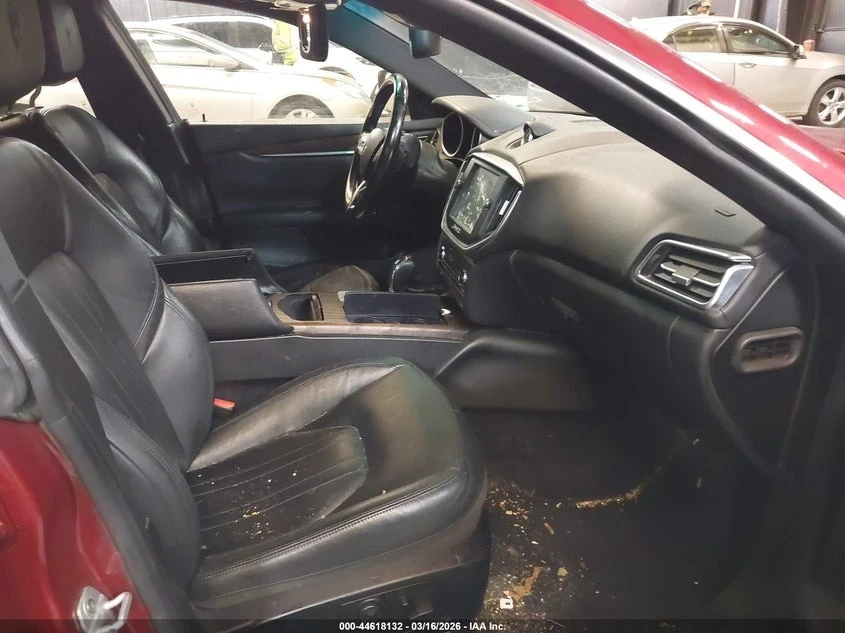 Maserati Ghibli S Q4 С РЕГИСТРАЦИЯ & АВТО КРЕДИТ , снимка 11 - Автомобили и джипове - 54030751