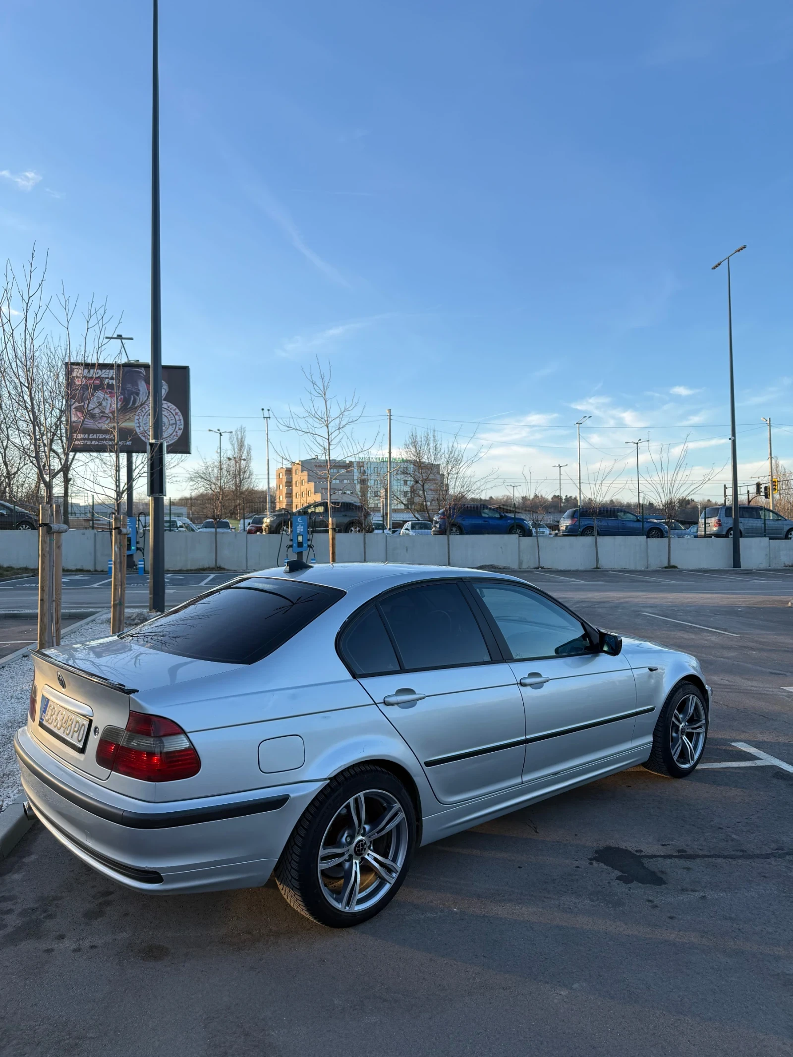 BMW 320, снимка 4 - Автомобили и джипове - 54098917