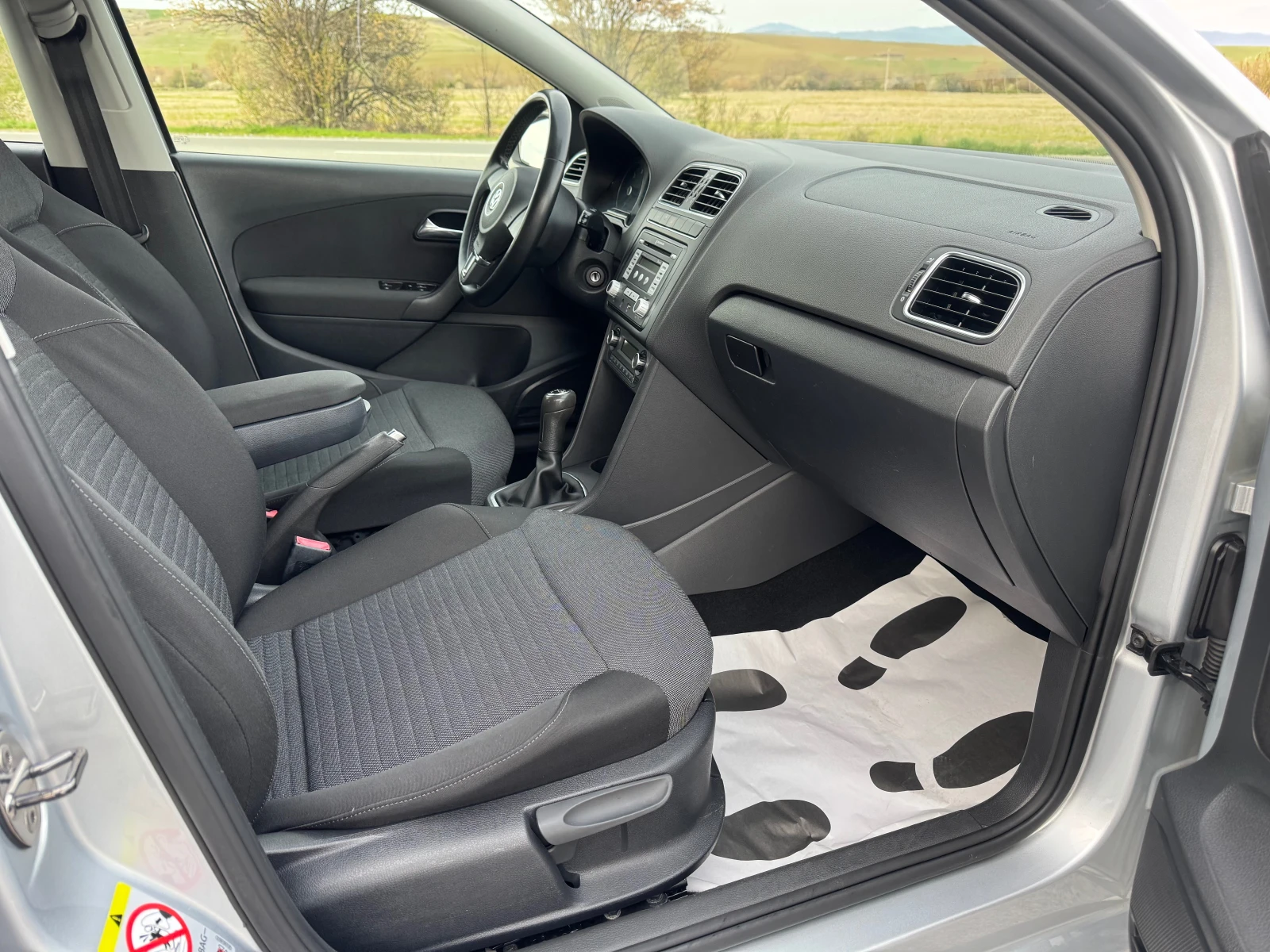 VW Polo 1.6TDI, снимка 12 - Автомобили и джипове - 54160980