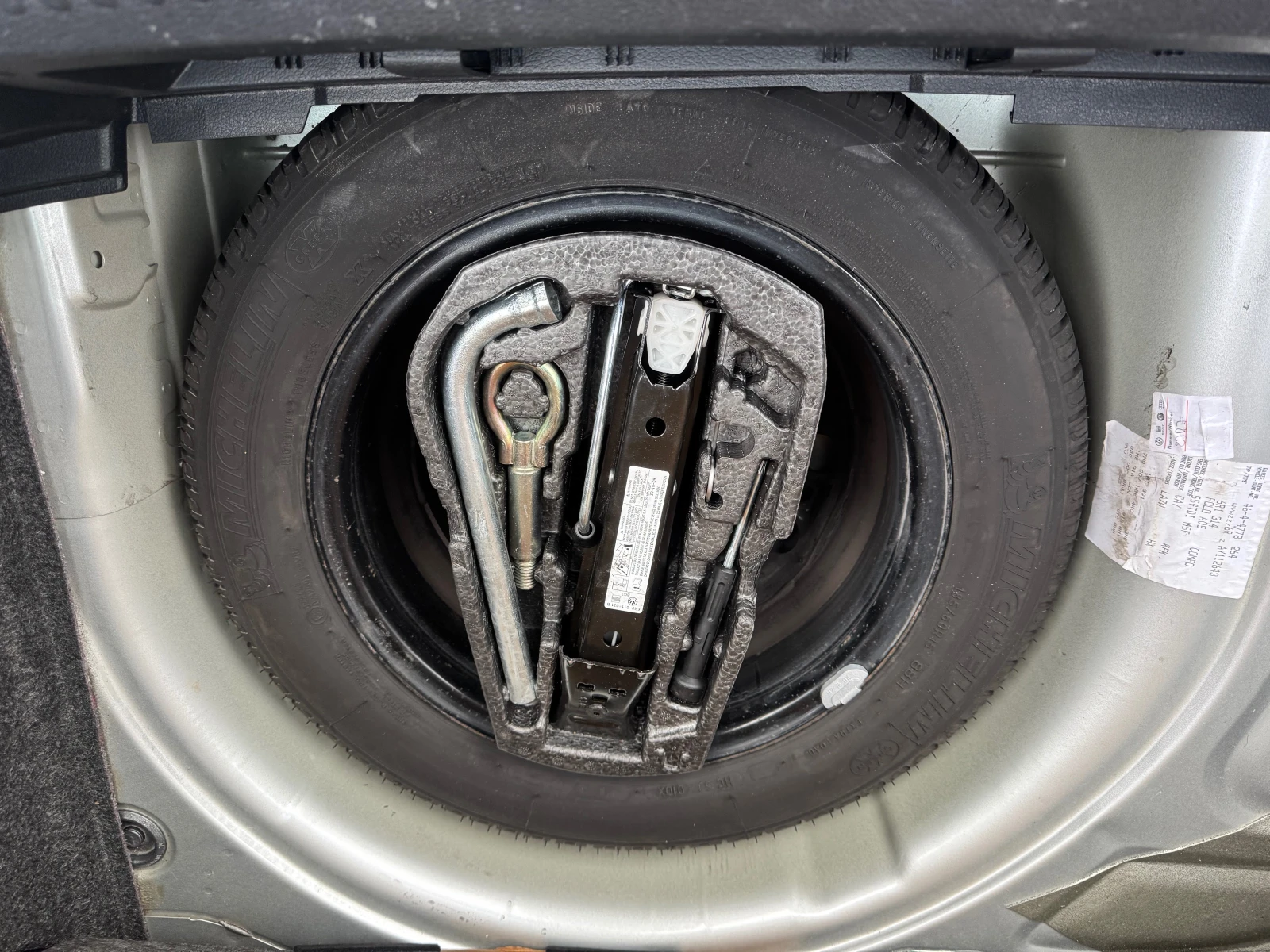 VW Polo 1.6TDI, снимка 14 - Автомобили и джипове - 54160980