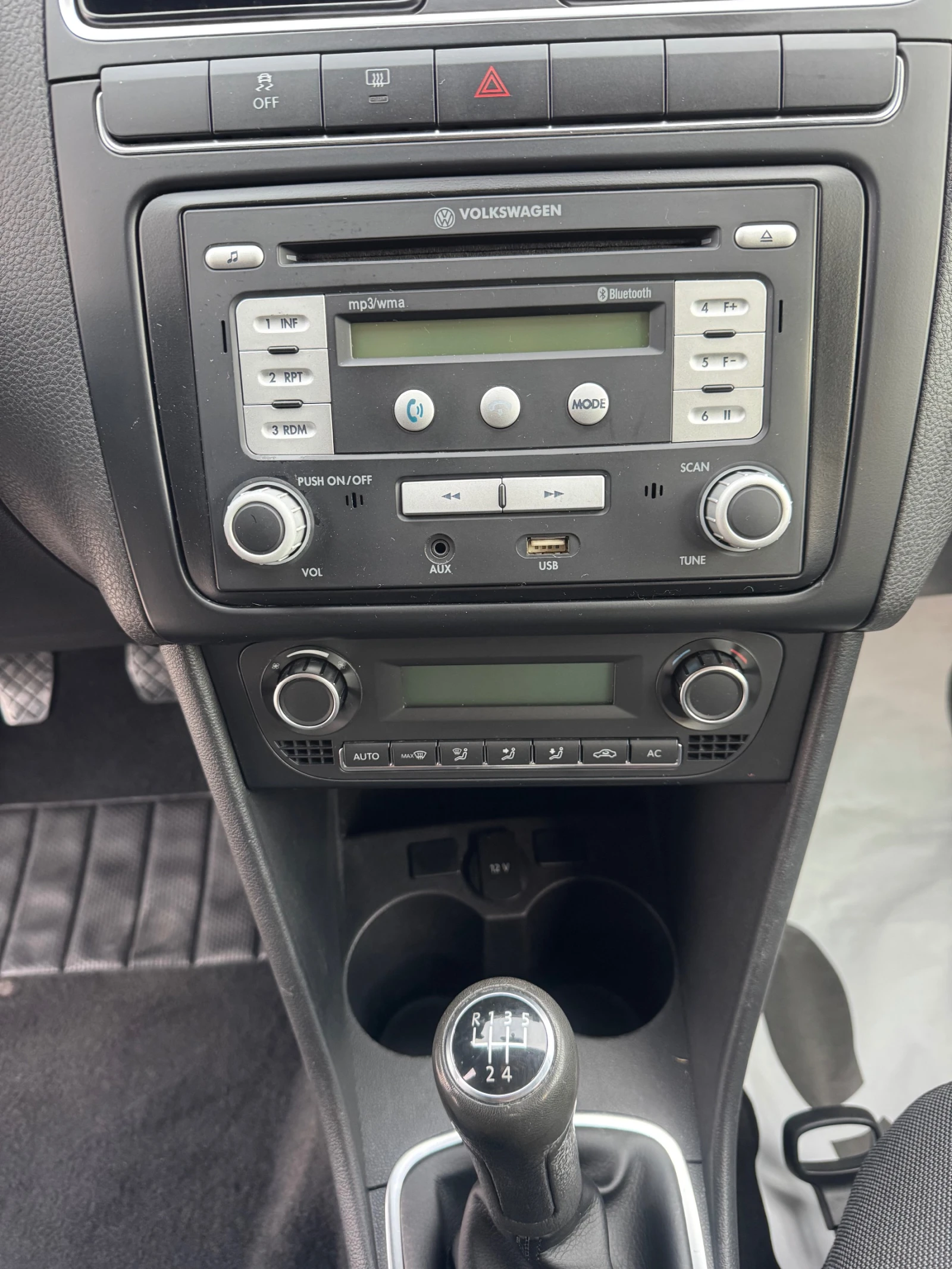 VW Polo 1.6TDI, снимка 16 - Автомобили и джипове - 54160980